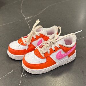 Nike Kids' Sneakers AF 1 girls Orange and Pink with heart detail